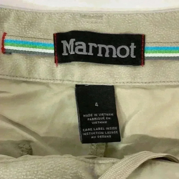Marmot Khaki shorts size 4 button and drawstring on the inside - Picture 2 of 9